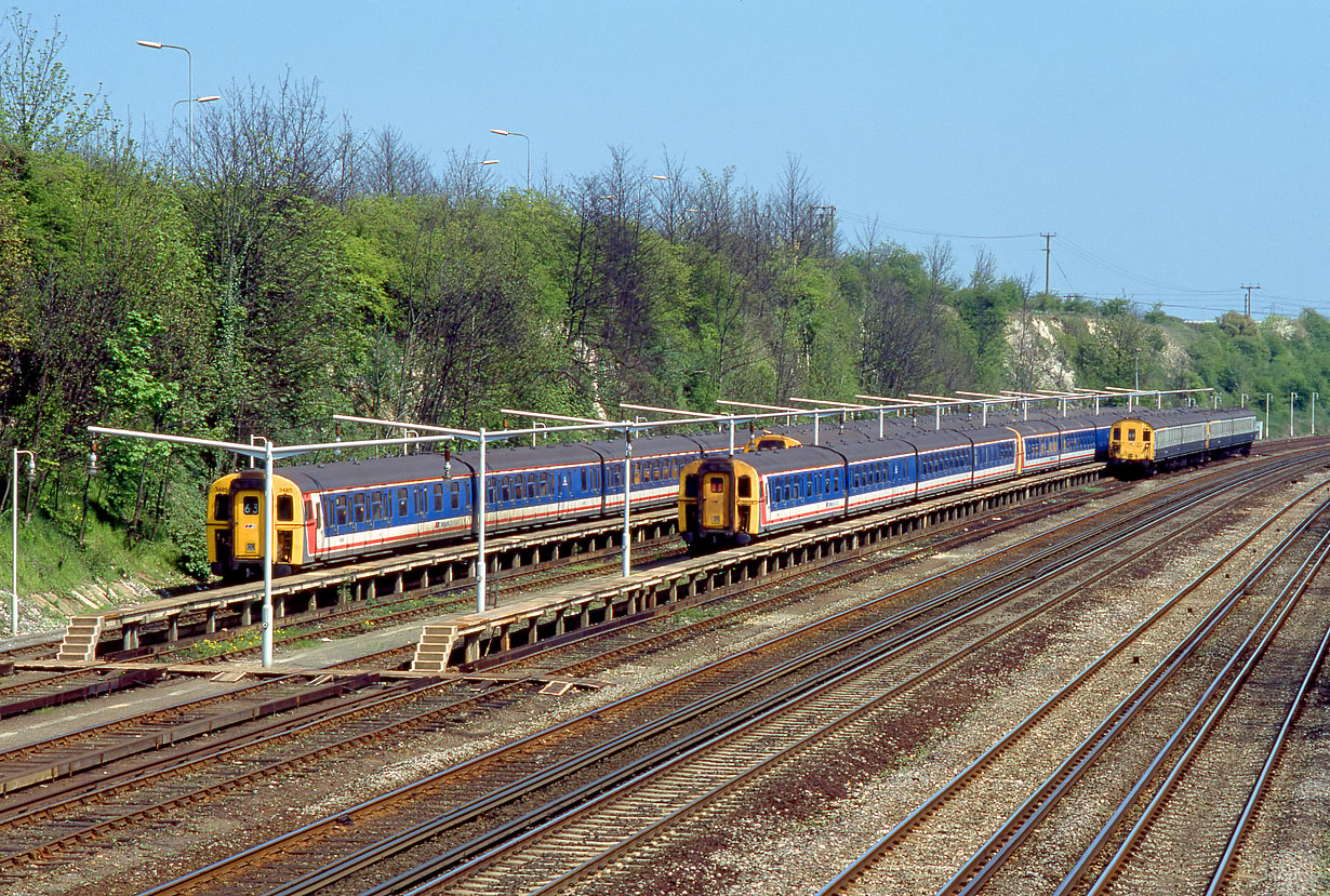 3485, 3037, 4320 & 4201 Basingstoke 28 April 1991