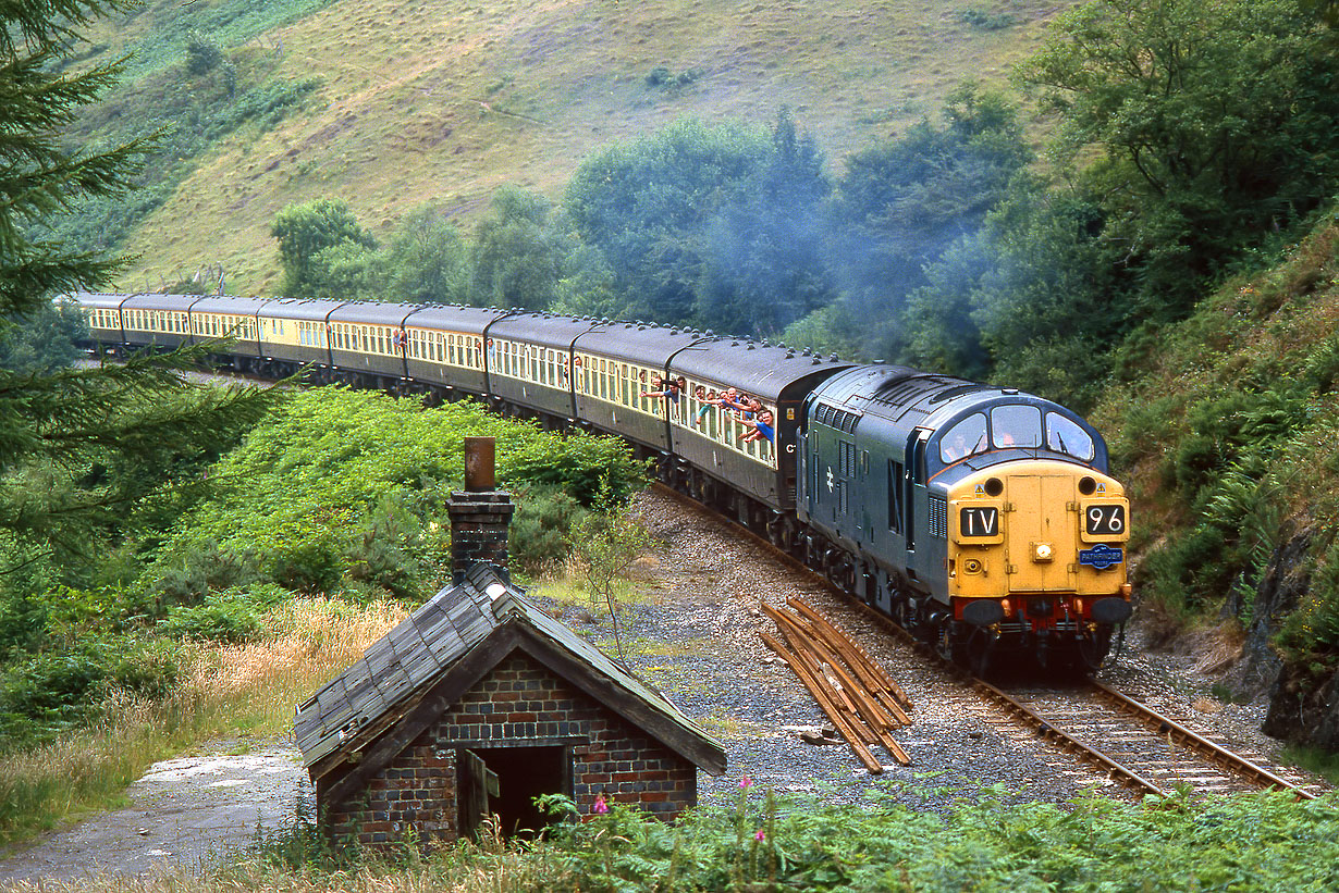 37029 Sugar Loaf 23 July 2000