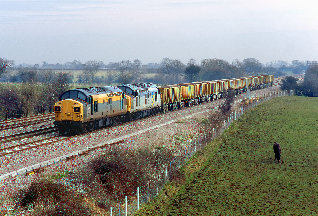 37097 & 37037 Denchworth (Circourt Bridge) 14 March 1995