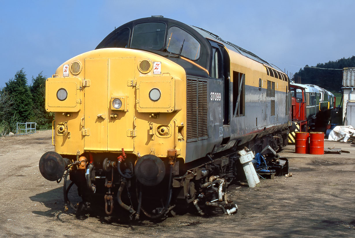 37099 Weybourne 2 May 1998