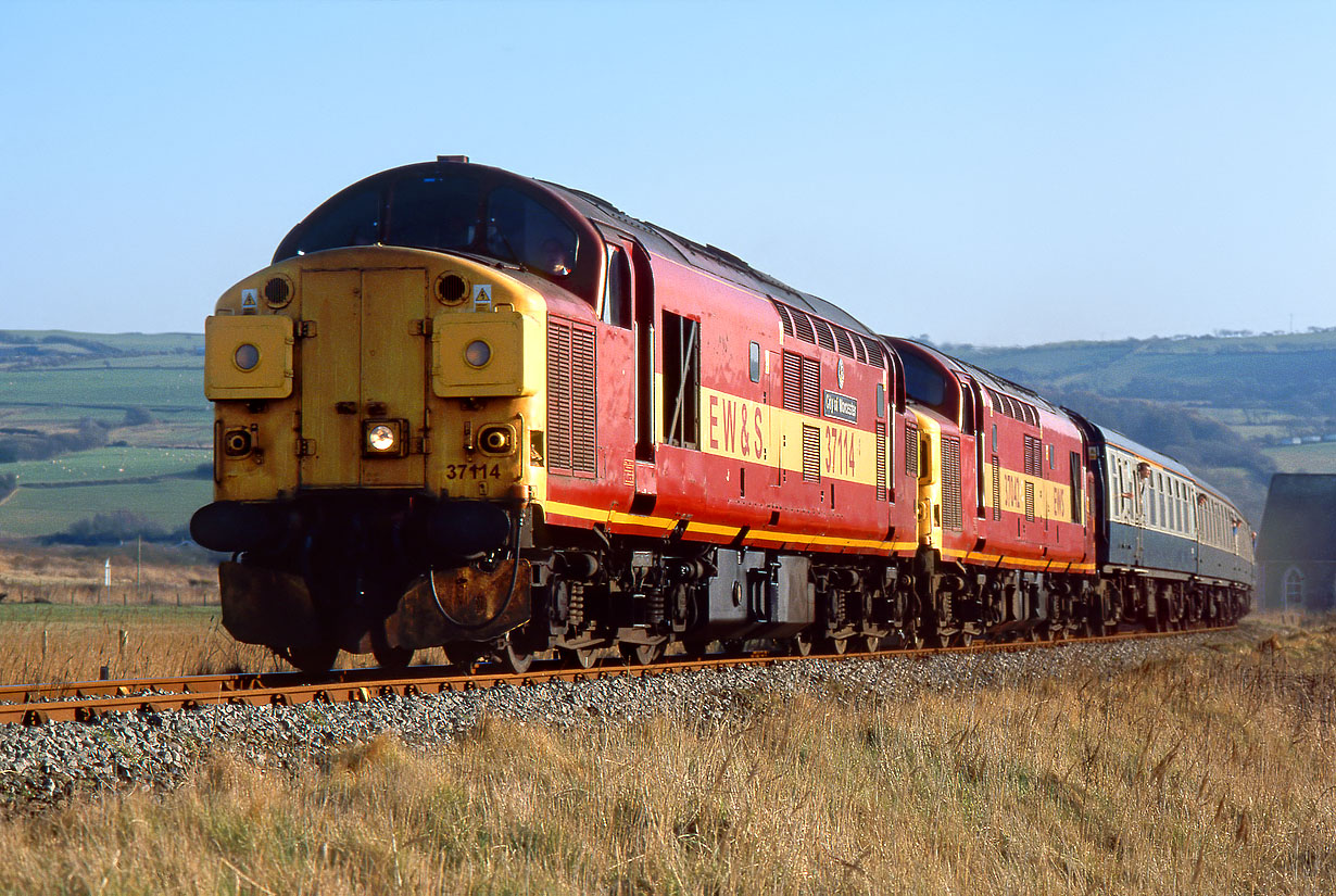 37114 & 37042 Borth 22 March 2003