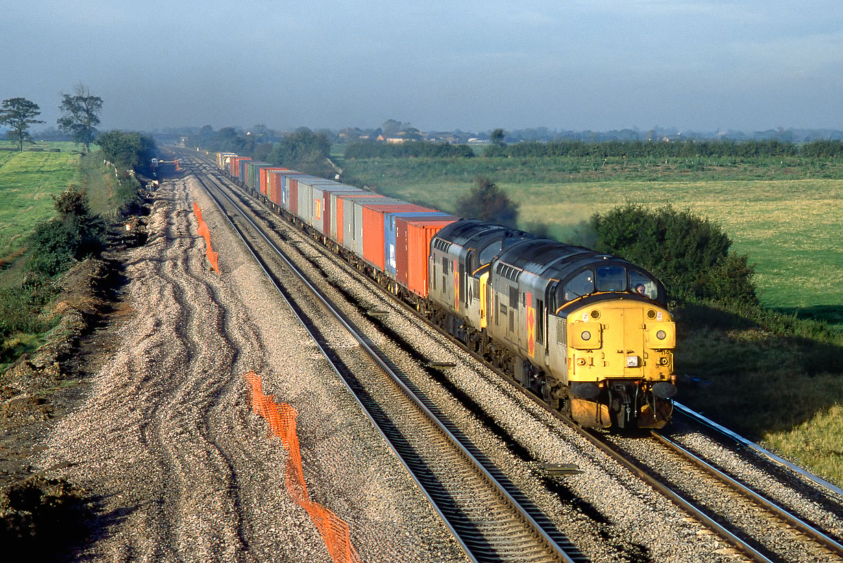 37114 & 37272 Denchworth (Circourt Bridge) 16 October 1992