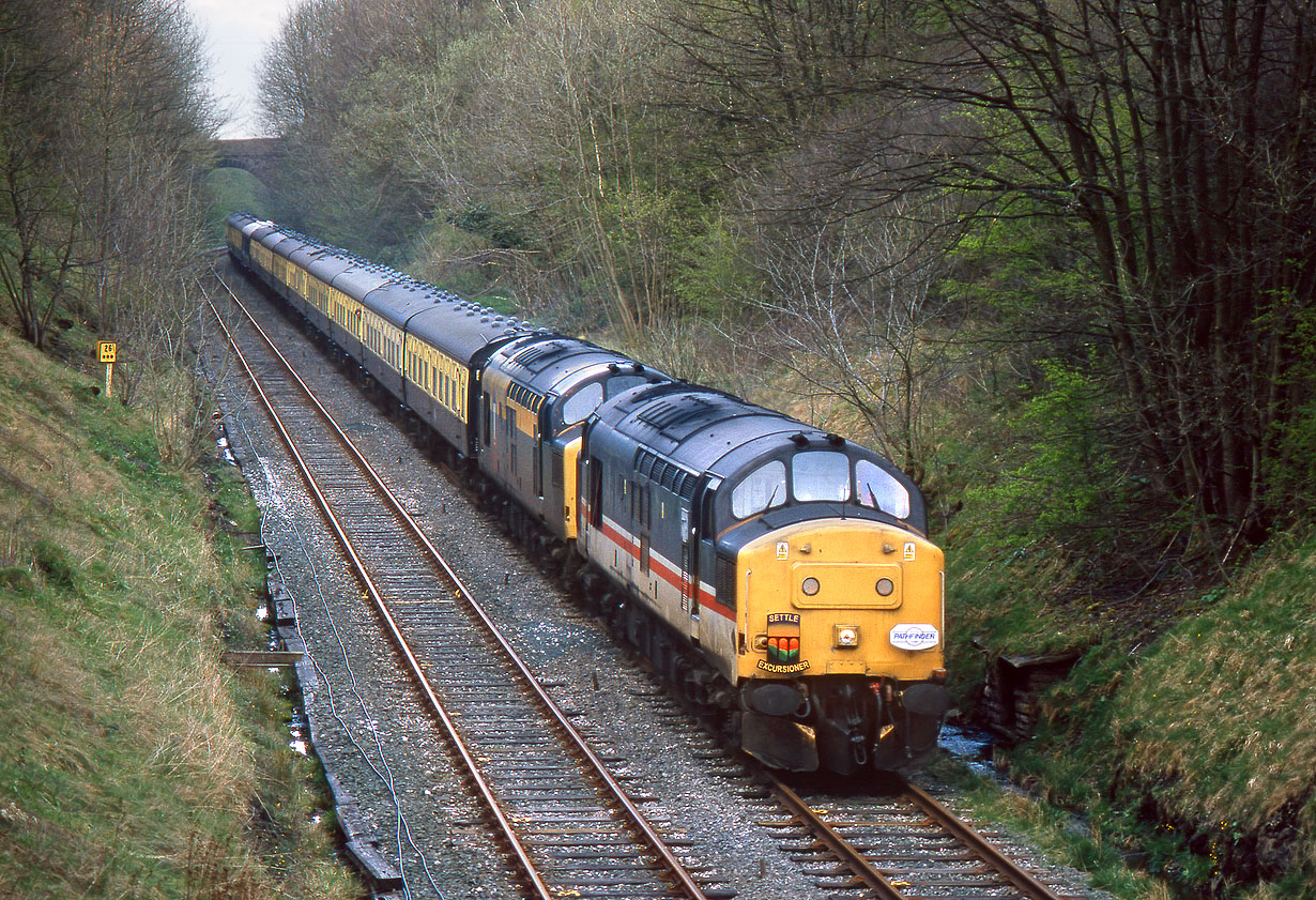 37152 & 37165 Gisburn 17 April 1999