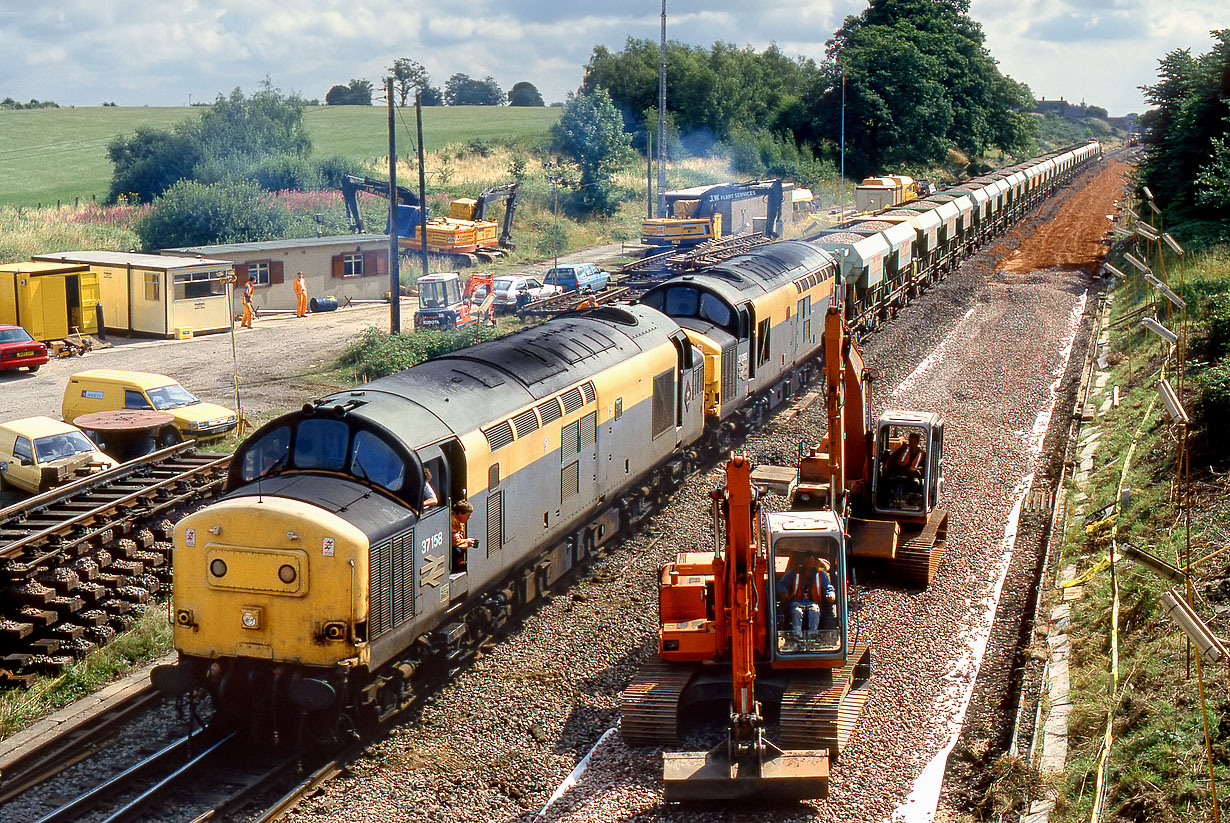 37158 & 37092 Uffington 1 August 1993