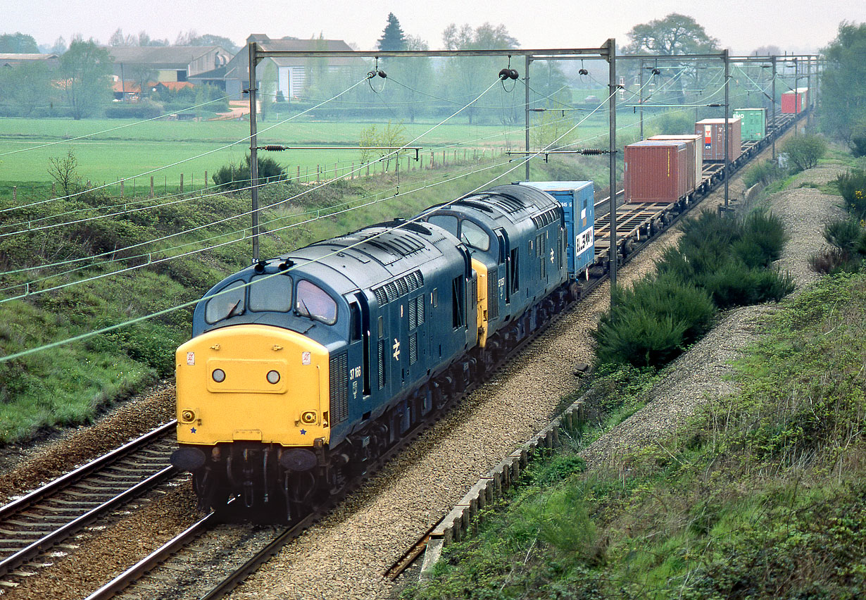 37166 & 37057 Margaretting 8 May 1985