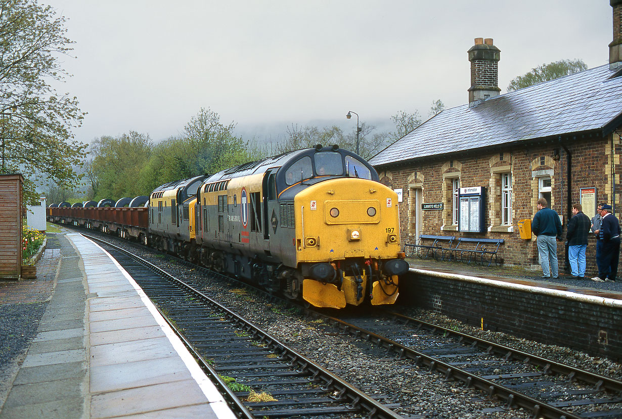 37197 & 37158 Llanwrtyd Wells 26 May 1996