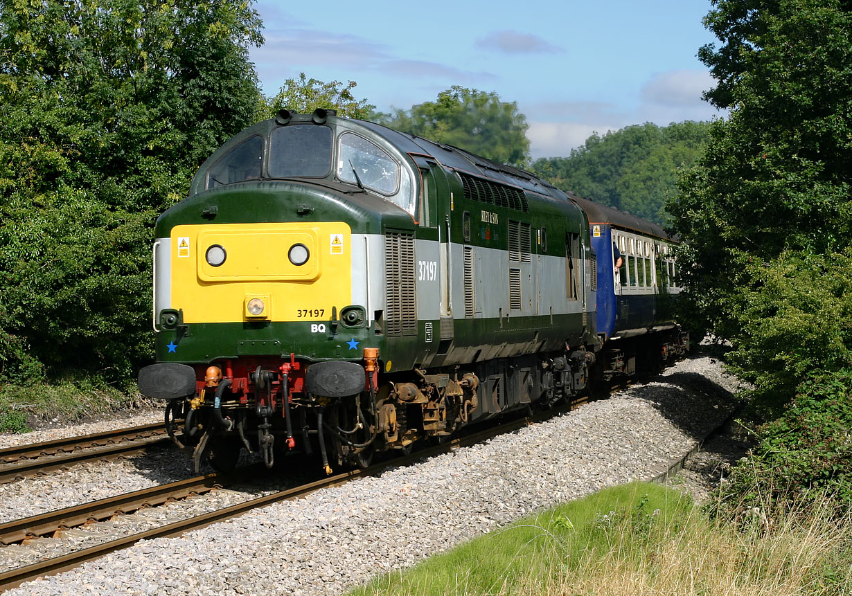 37197 Nant-y-Derry 23 August 2003