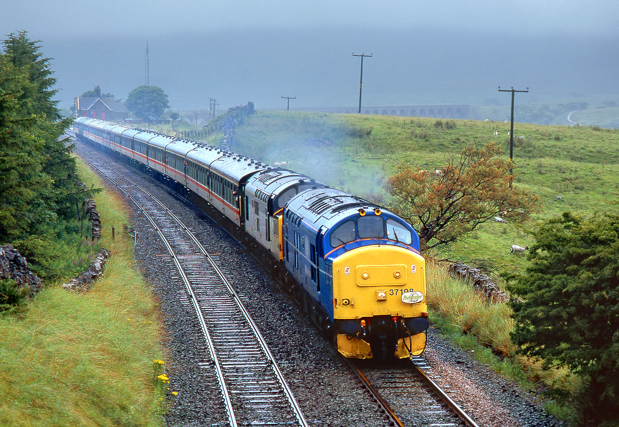 37198 & 37376 Ribblehead 26 July 1997