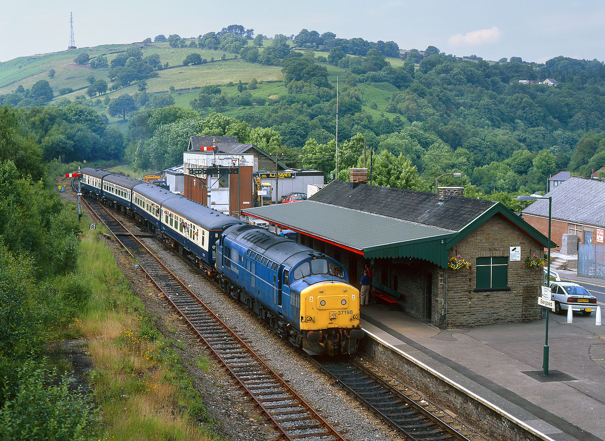 37198 Bargoed 26 June 1999