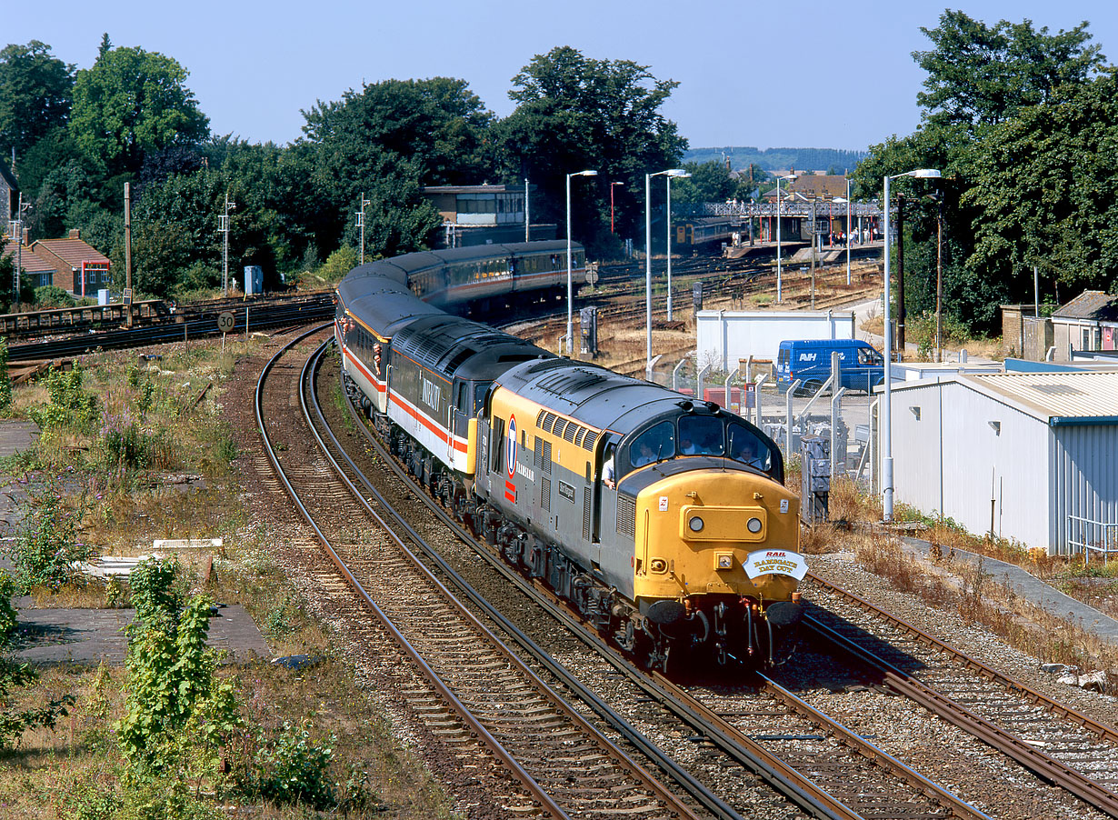 37201 & 47805 Faversham 12 August 1995