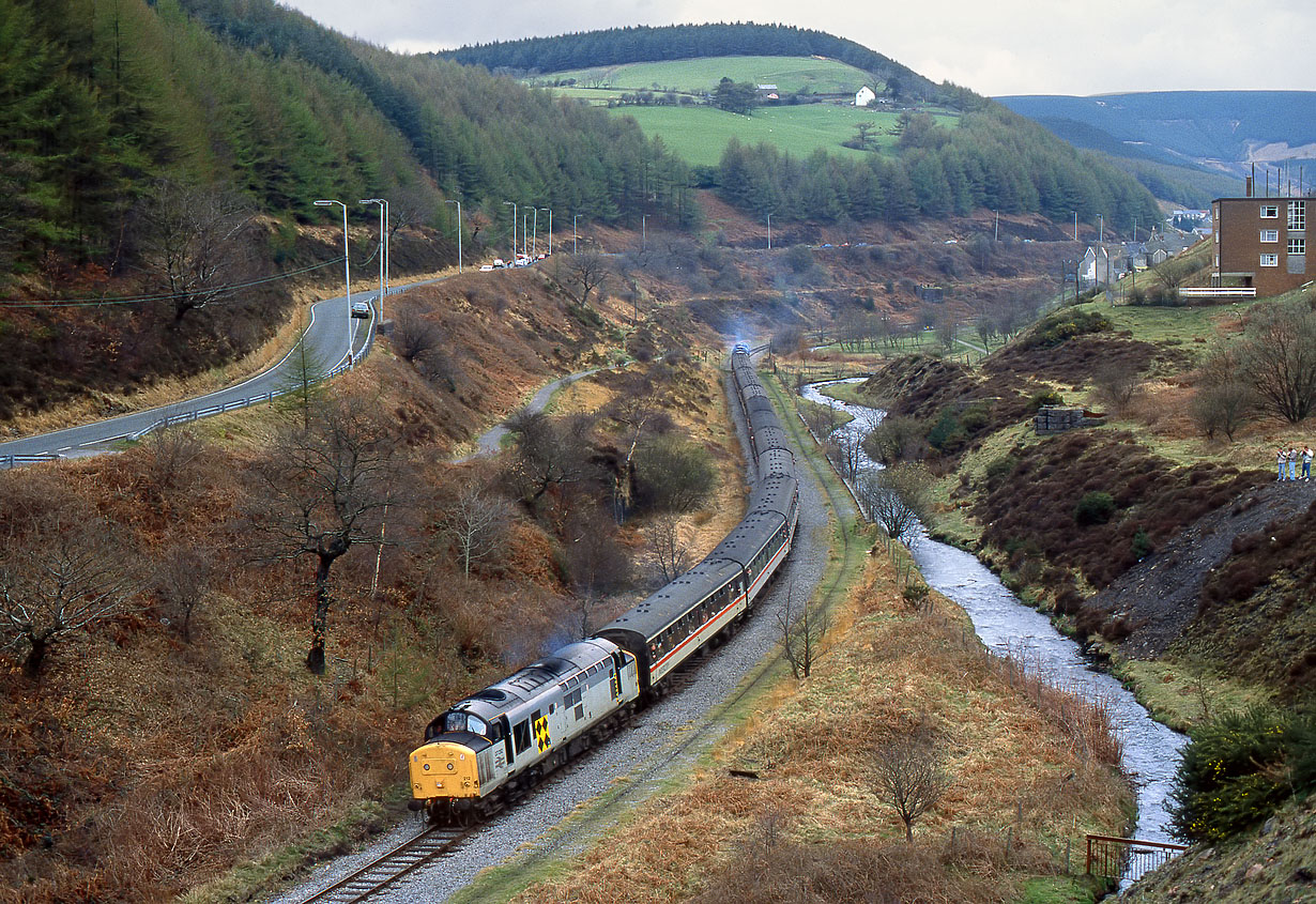 37212 Pant-y-Gog 4 April 1992