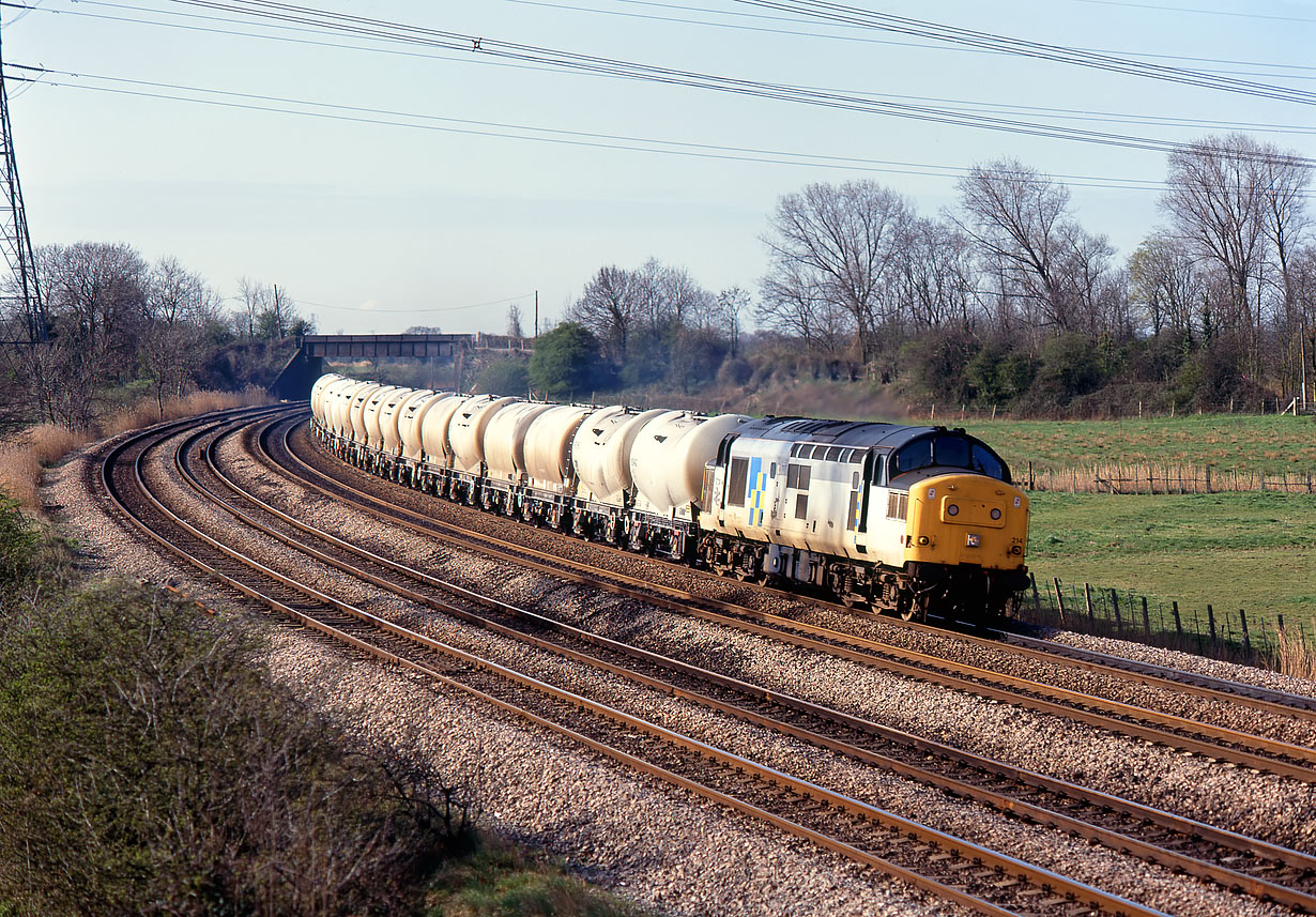 37214 Duffryn 4 April 1992