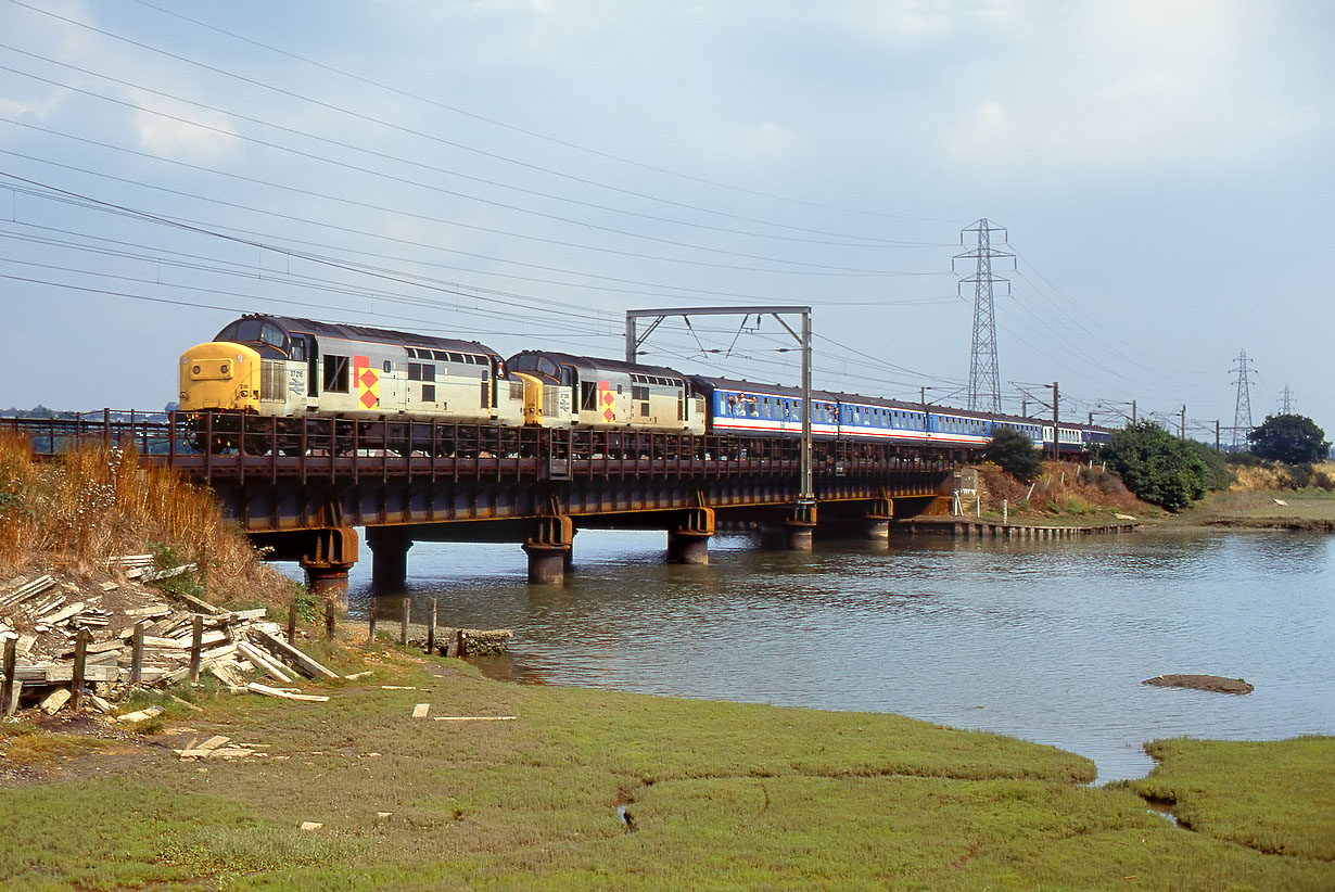 37218 & 37238 Manningtree 26 August 1991