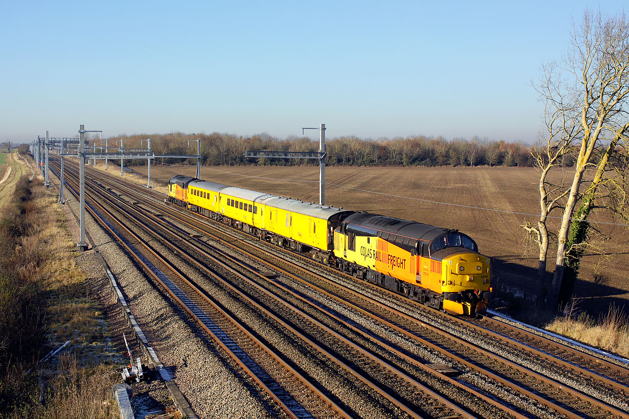 37219 Denchworth (Circourt Bridge) 1 December 2016