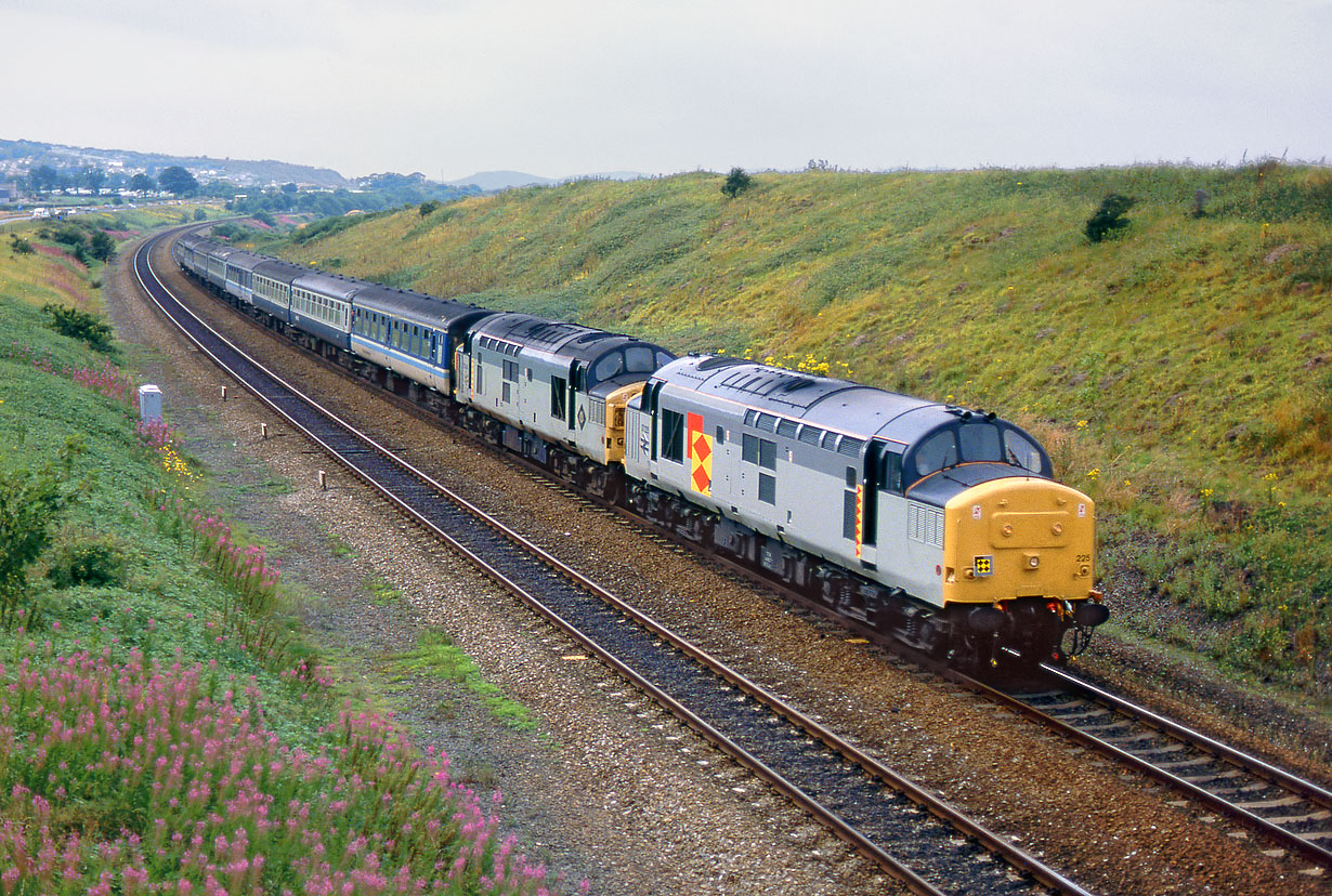 37225 & 37045 Llanddulas 11 August 1991