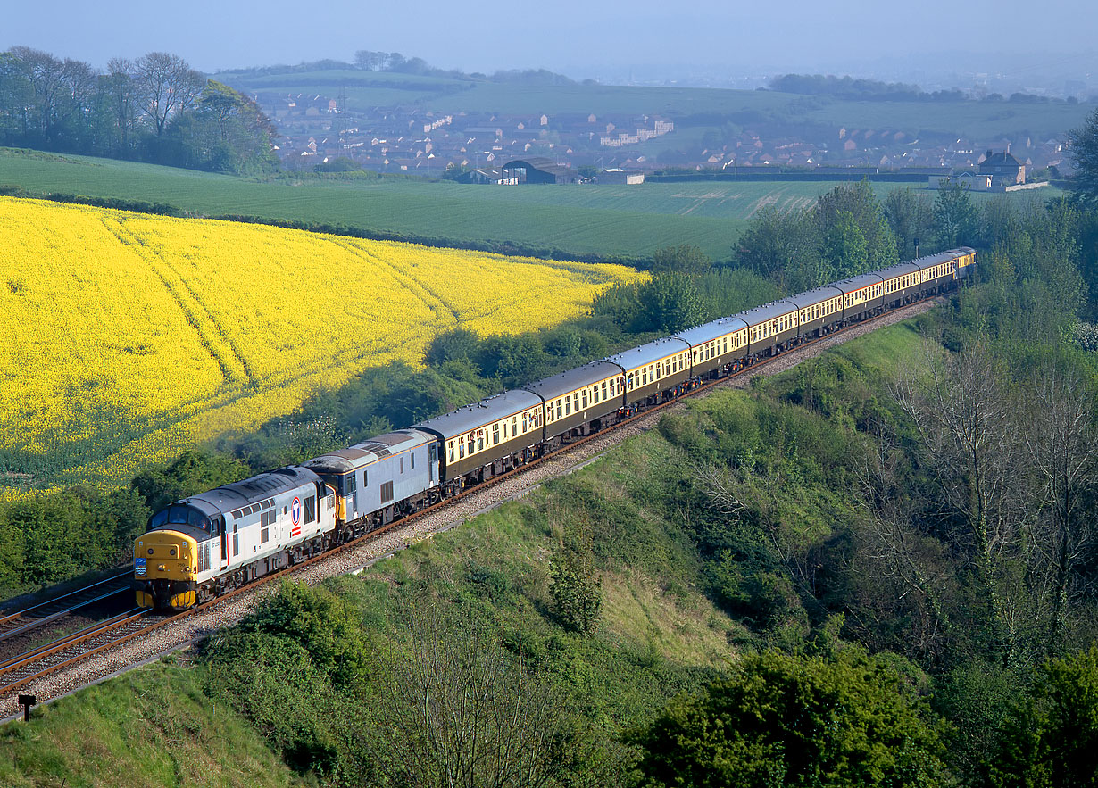 37250 & 73106 Bincombe 2 May 1999