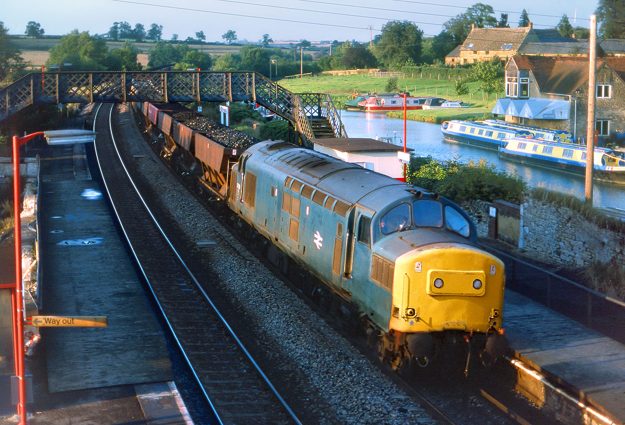 37278 Heyford 25 August 1987