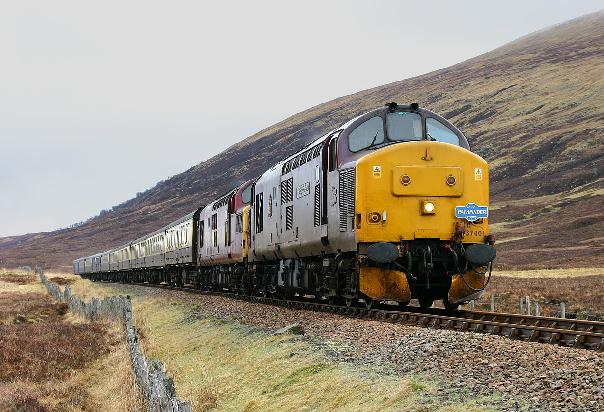 37401 & 37109 Glen Carron 10 April 2004