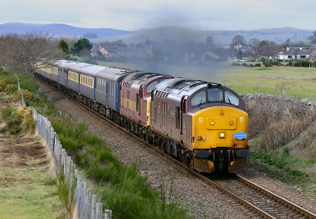 37401 & 37109 Muir of Ord 10 April 2004