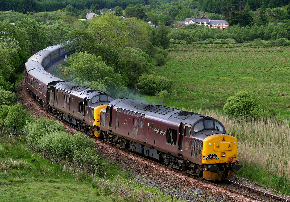 37401 & 37416 Crianlarich 11 June 2005