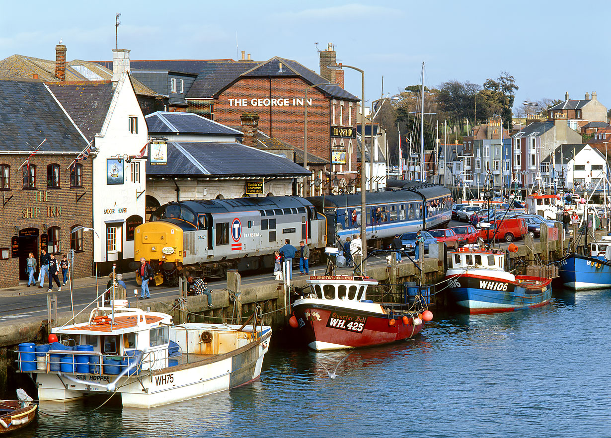 37407 Weymouth Quay 1 April 1995