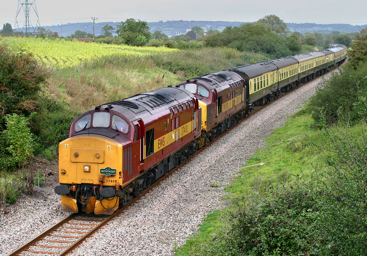 37410 & 37418 Broughton Gifford 18 September 2004