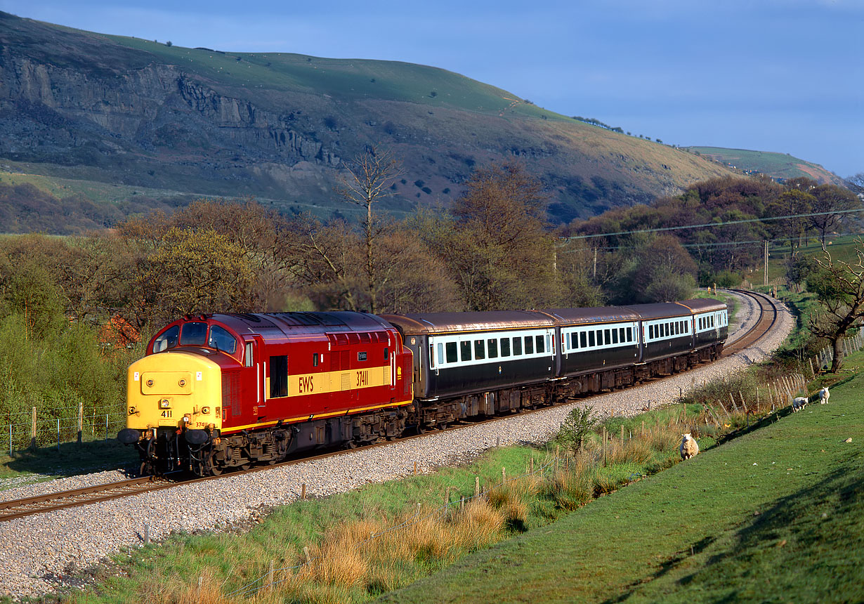 37411 Pontlottyn 1 May 1998