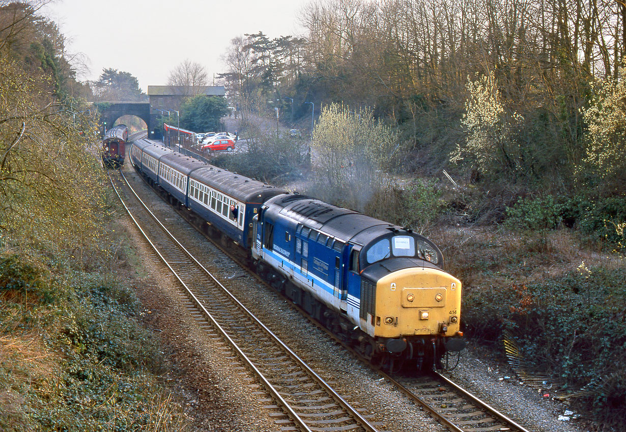 37414 Llanishen 18 March 2000