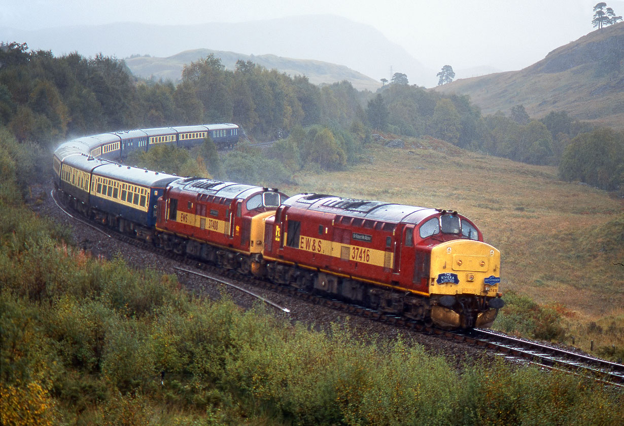 37416 & 37408 Glen Falloch 7 October 2001