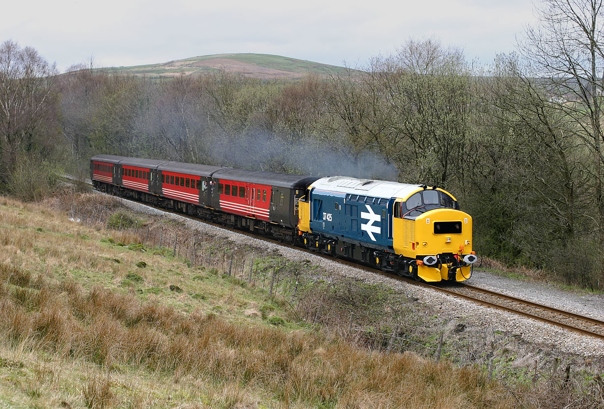 37425 Troedrhiwfuwch 16 April 2005