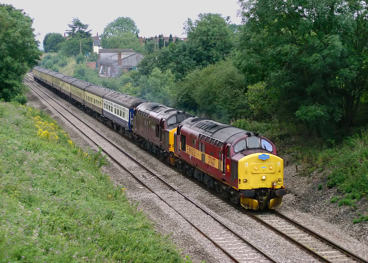 37427 & 37401 Bredon 30 July 2005