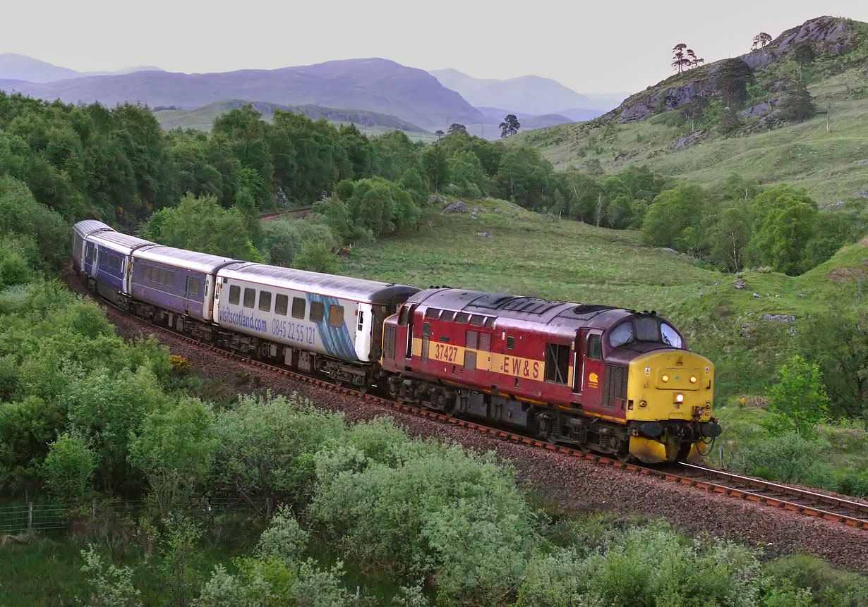 37427 Glen Falloch 9 June 2005