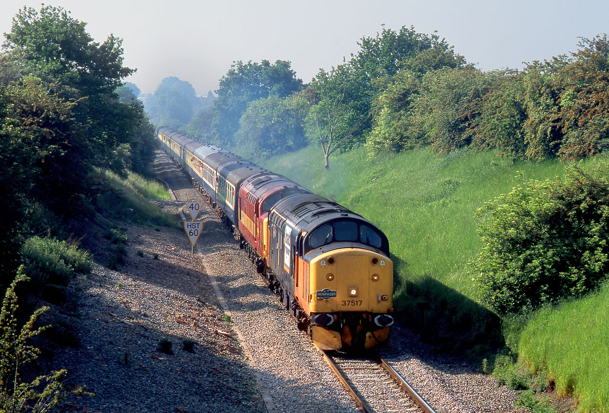 37517 & 37695 Old Milverton 31 May 2003