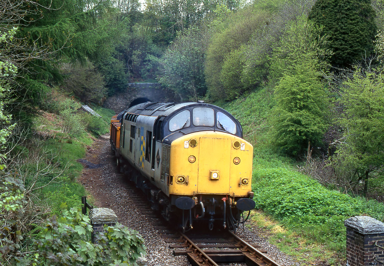 37521 Llangunllo Tunnel 27 May 1996