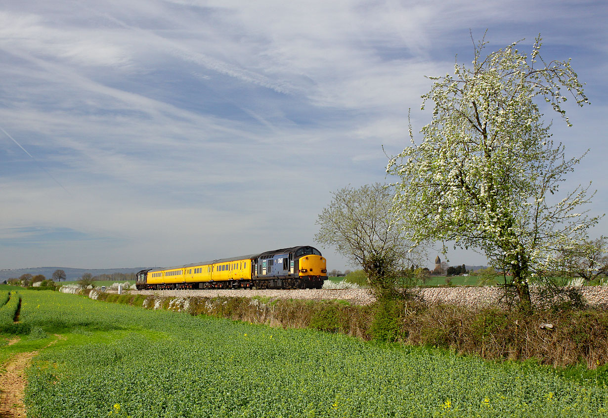 37607 Minsterworth 6 April 2011