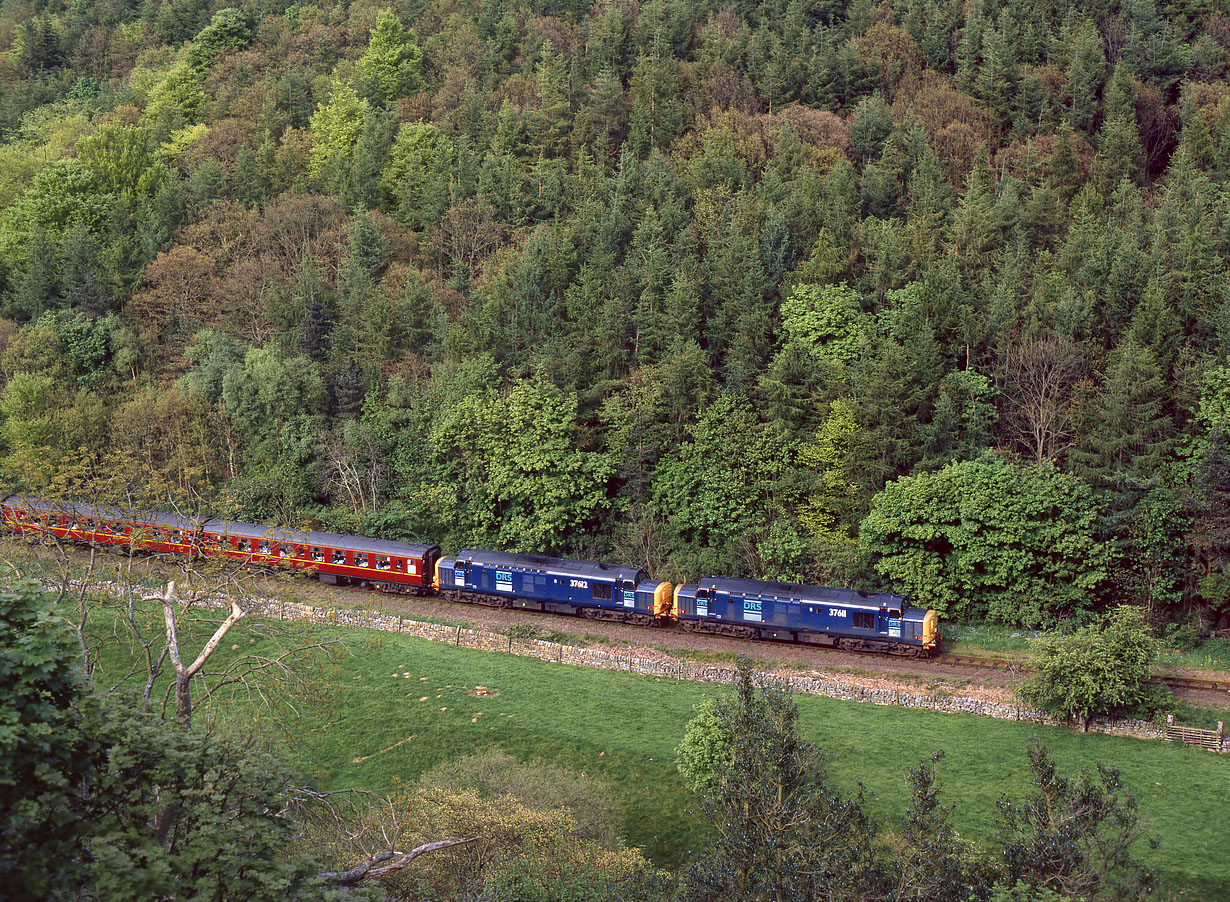 37611 & 37612 Glaisdale 15 May 1999