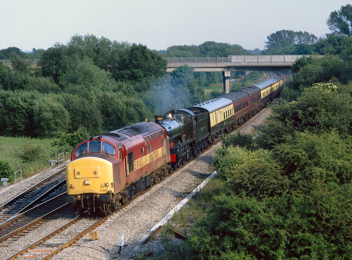 37668 & 4936 Wolvercote Junction 17 June 2000