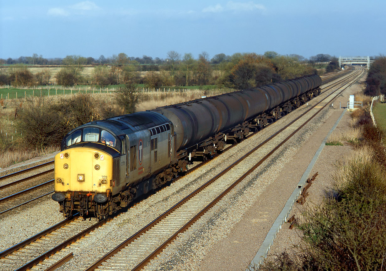 37701 Denchworth (Circourt Bridge) 19 March 1997