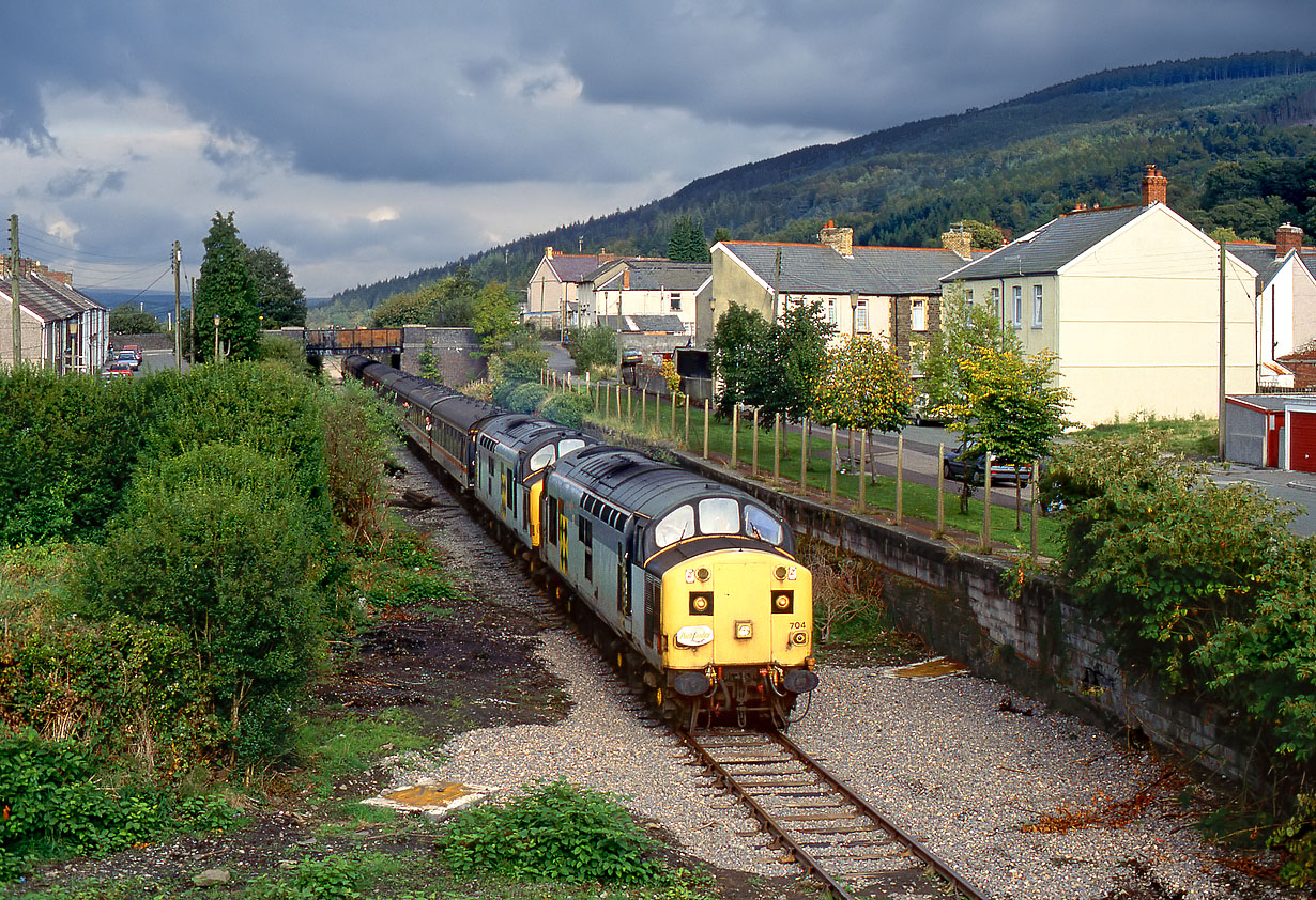 37704 & 37889 Resolven 2 October 1993