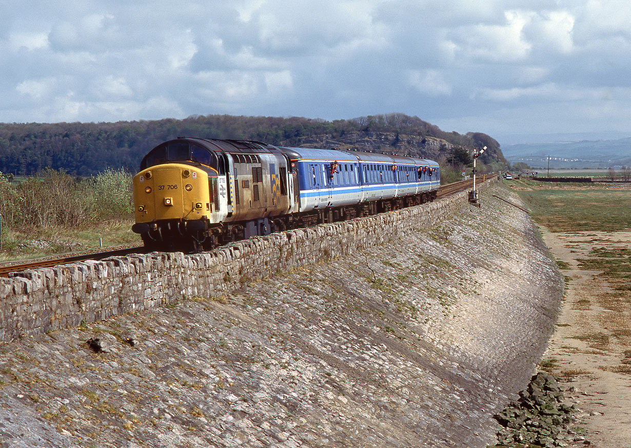 37706 Grange-over-Sands 25 April 1992