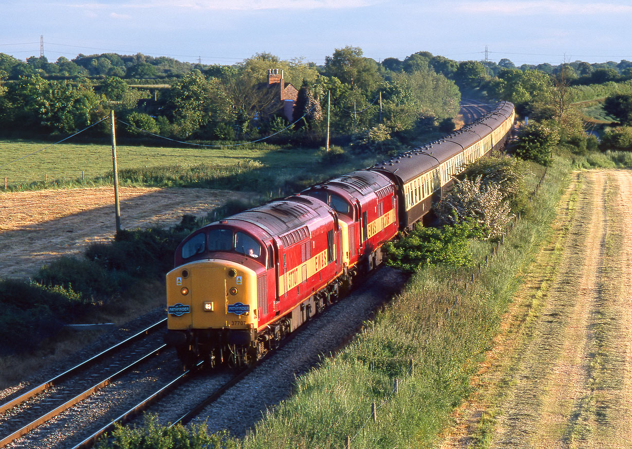 37707 & 37886 Rangeworthy 2 June 2001