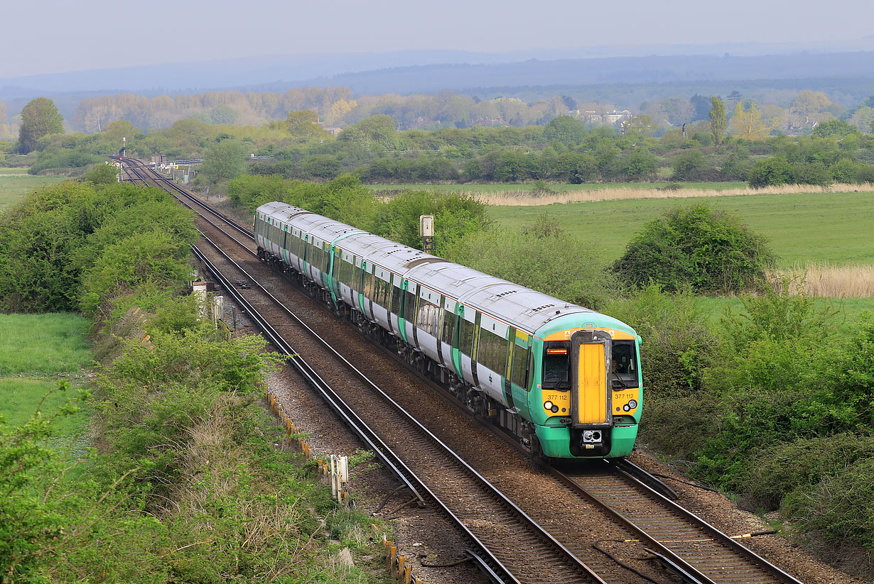 377112 & 377108 Littlehampton Junction 23 April 2022