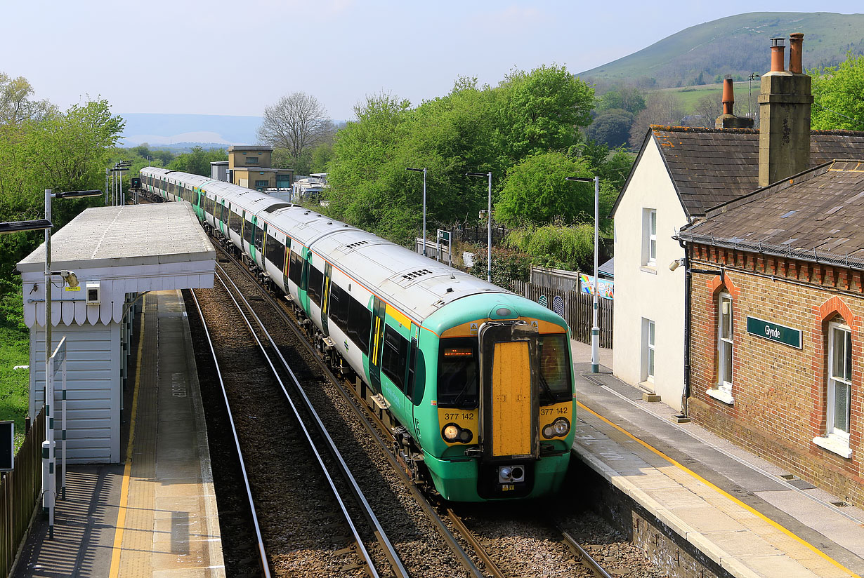 377142 & 377401 Glynde 23 April 2022