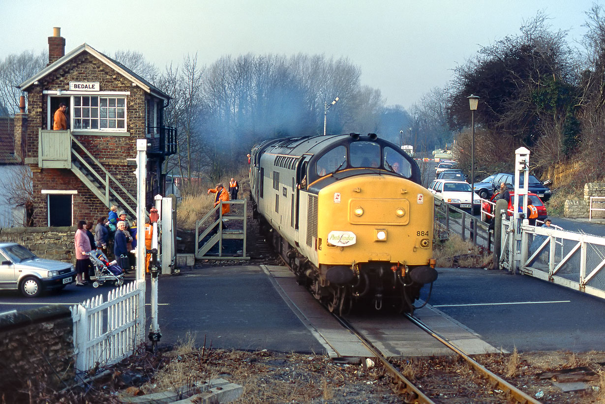 37884 & 37716 Bedale 28 December 1992