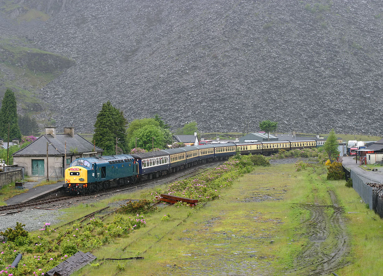 40145 Blaenau Ffestiniog 4 June 2005