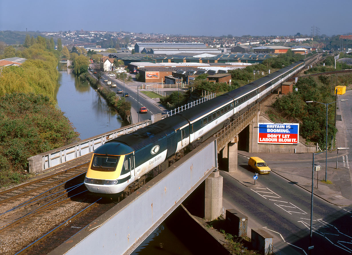 43015 Feeder Bridge Junction 10 April 1997