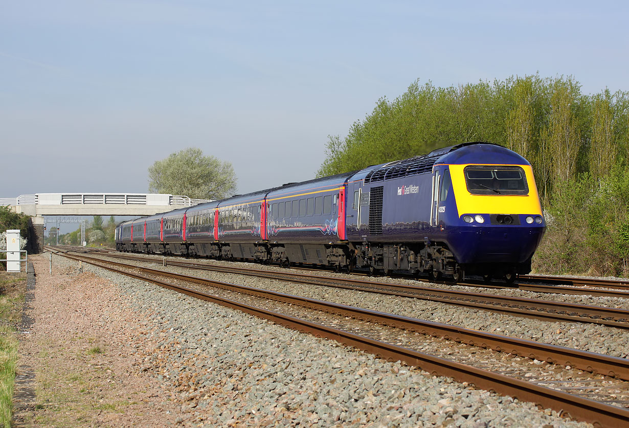 43025 Denchworth (Circourt Bridge) 27 April 2010