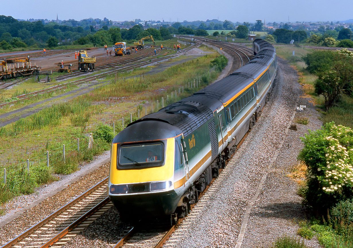 43032 Thingley Junction 20 June 2001