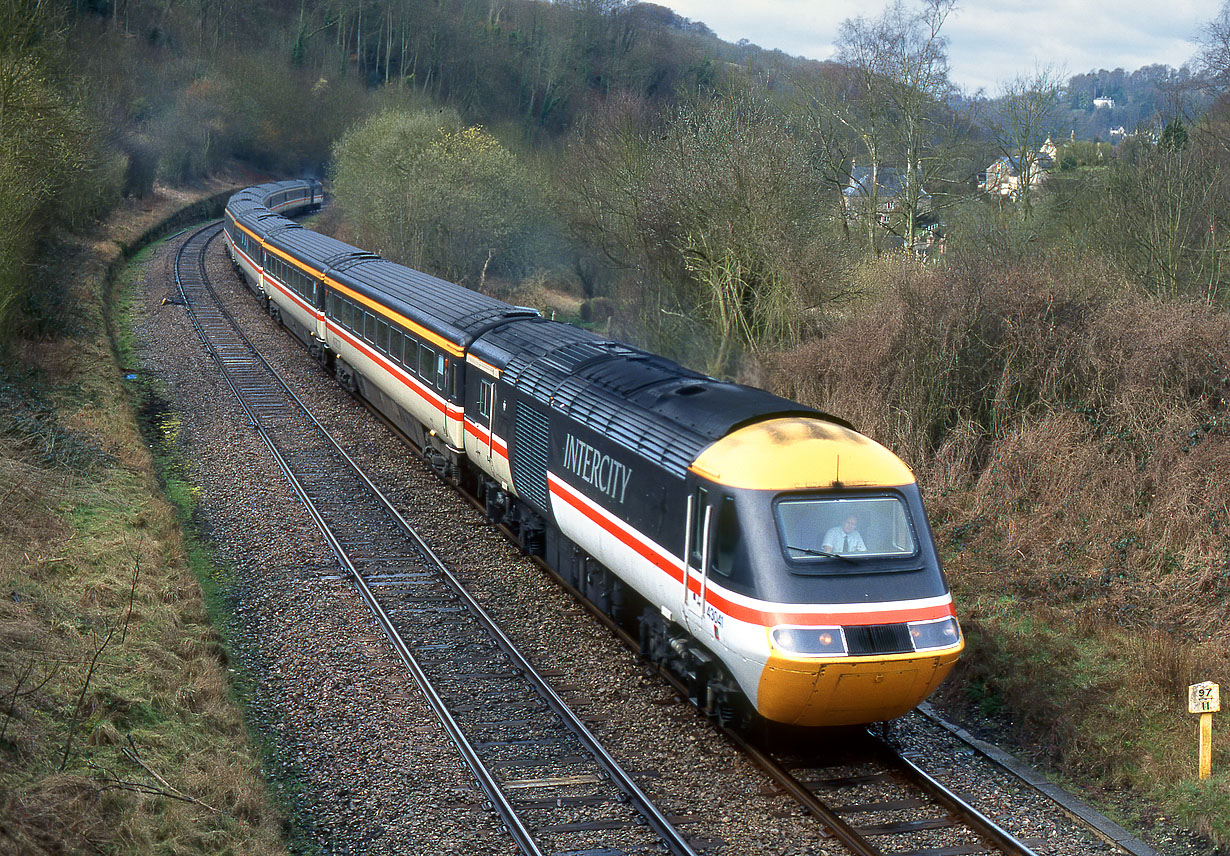 43041 Chalford 25 March 1995