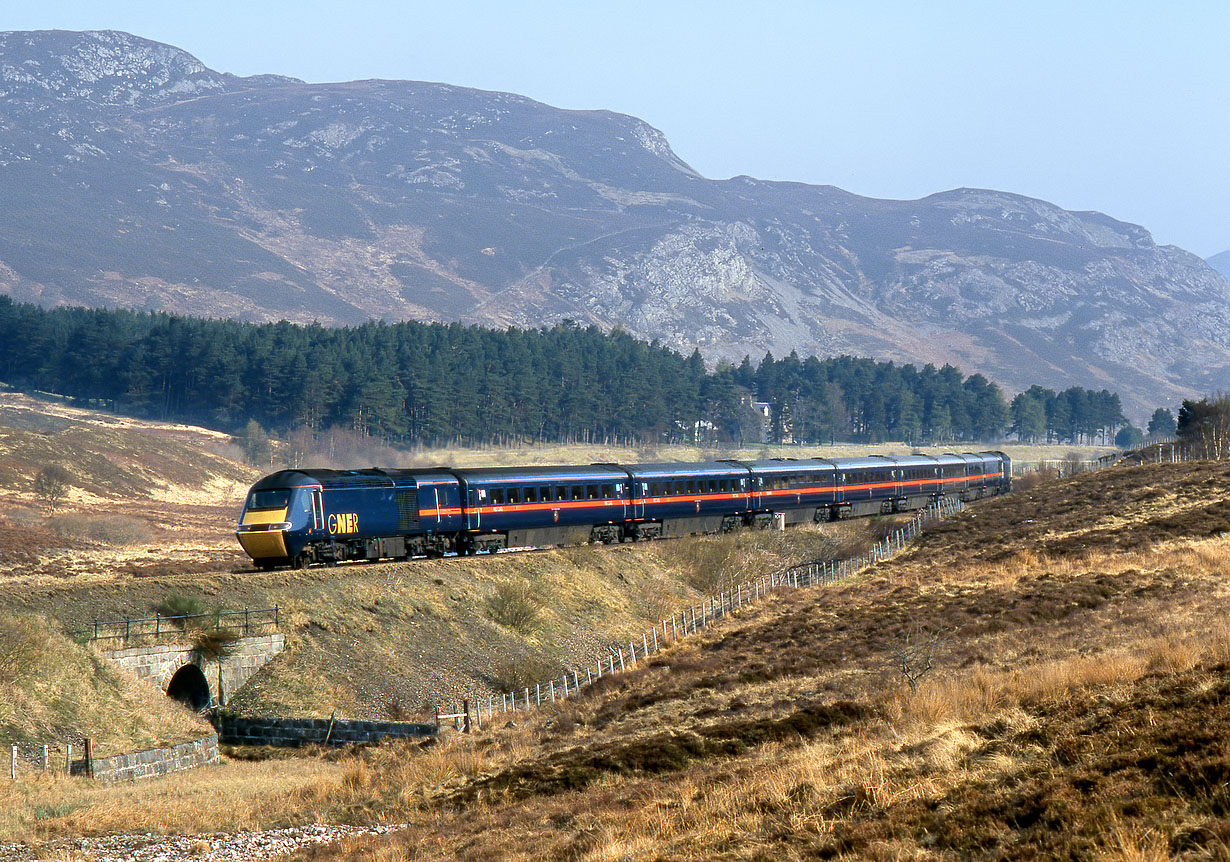 43109 Crubenmore 21 April 2003